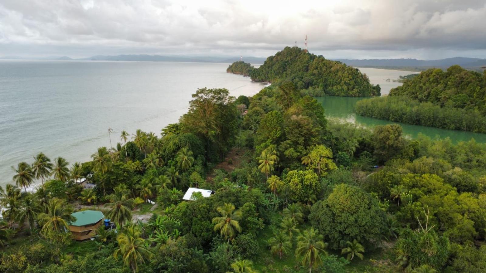 Popochos Beach Eco Lodge Nuqui Exterior photo